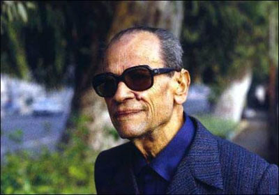 الاديب الراحل نجيب محفوظ